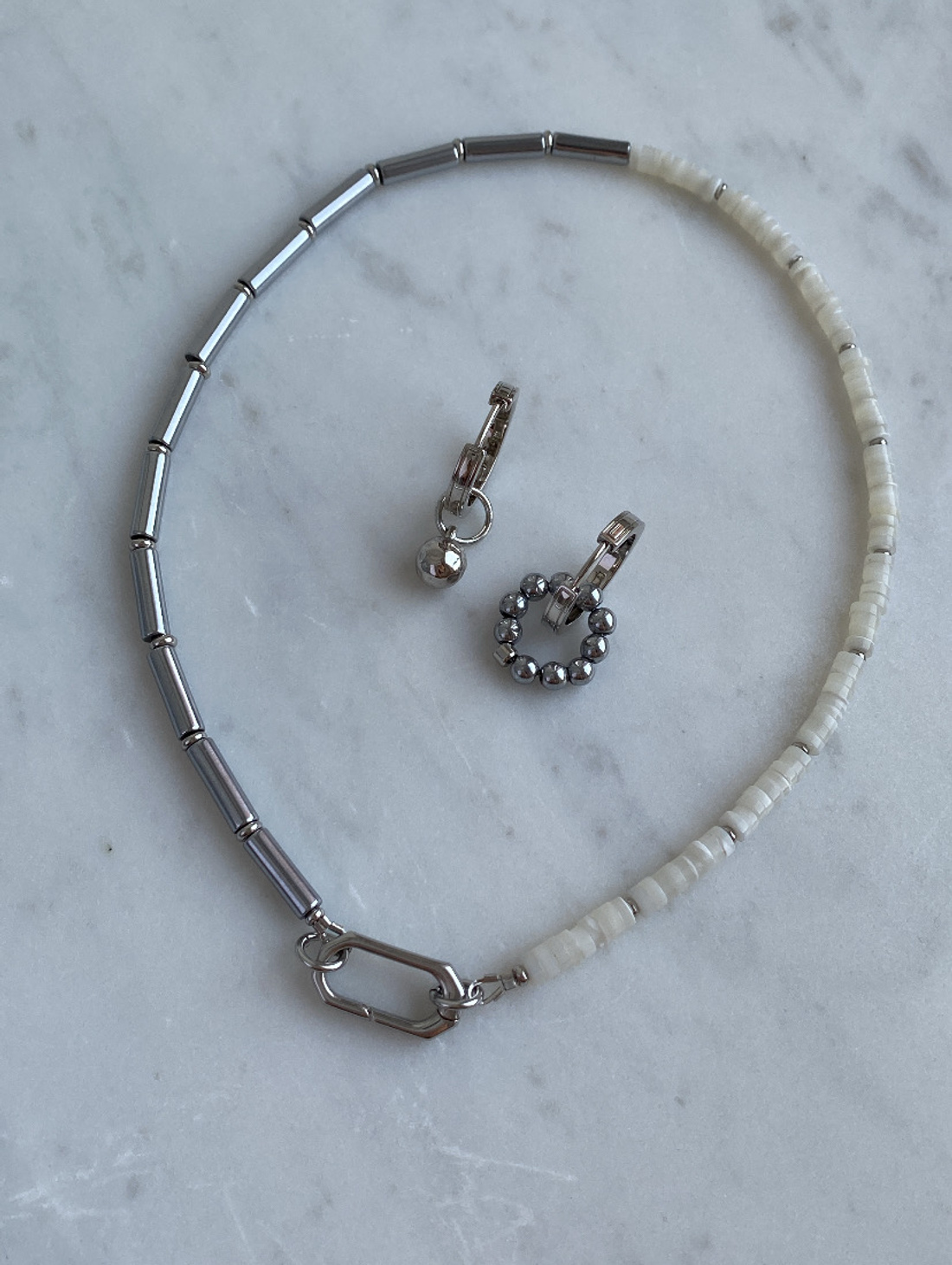 Комплект из гематита и перламутра - фотография товара