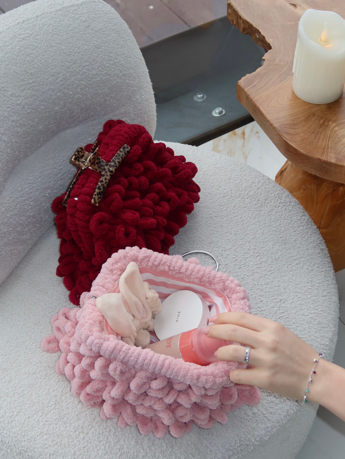 Косметичка Fluffy в розовом цвете - фотография товара