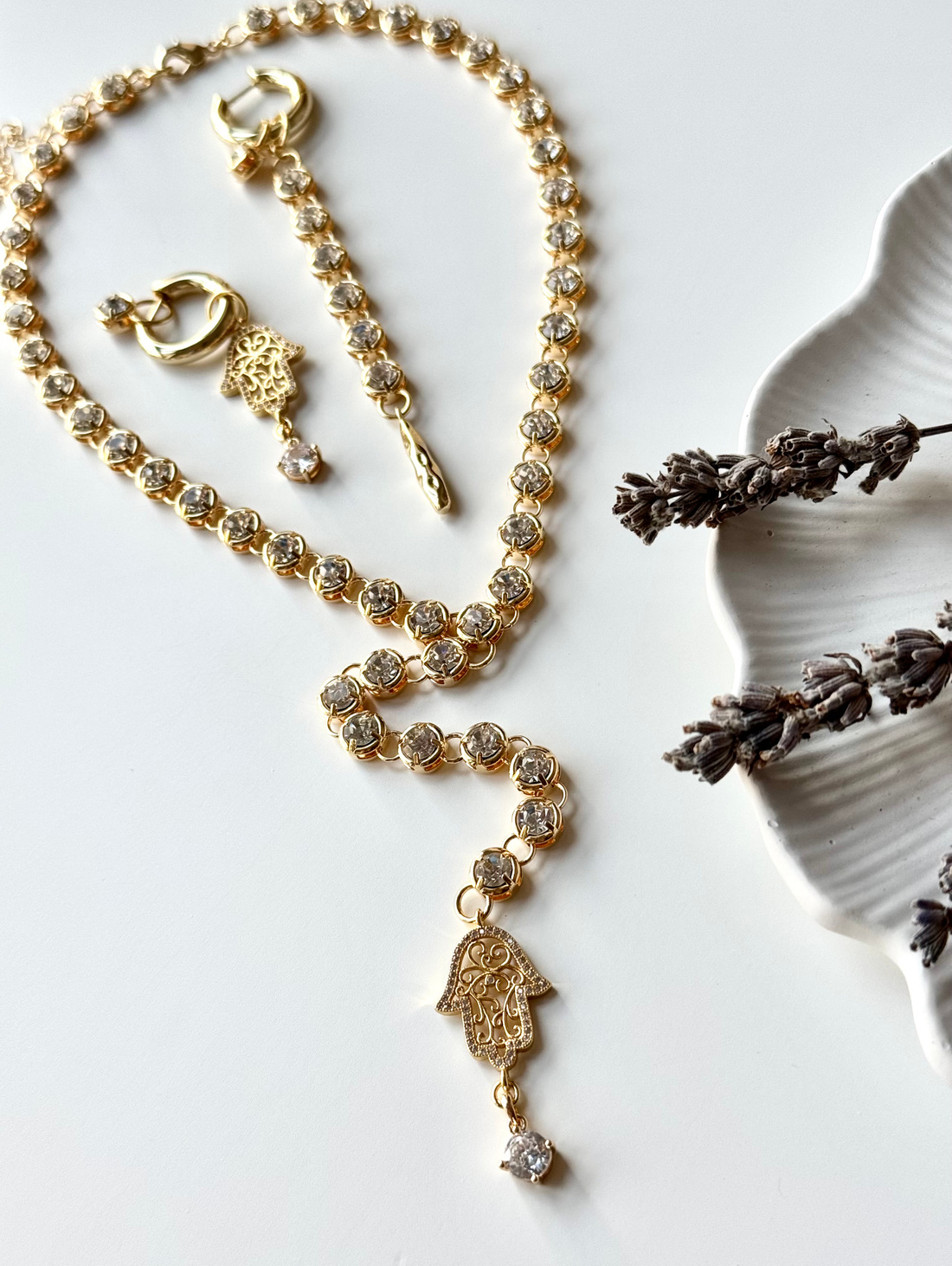 Колье-галстук из цепи с фианитами - фотография товара