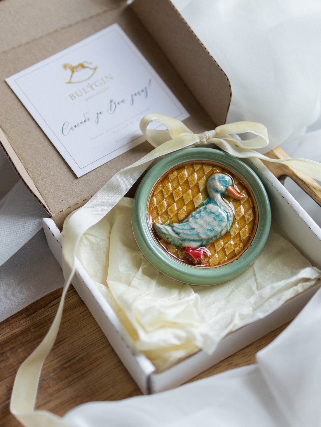 Изразец майоликовый "Уточка" - фотография товара