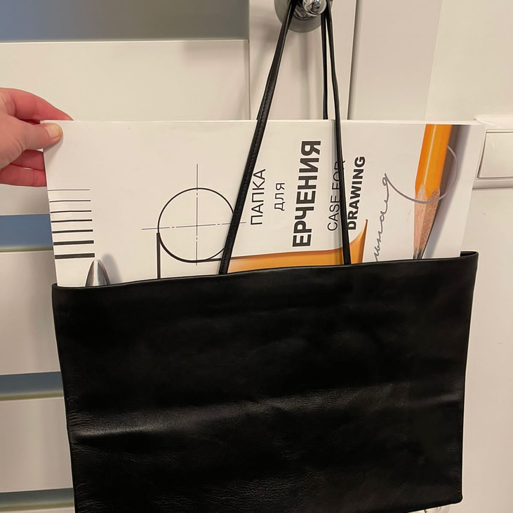 Бутик-пакет из натуральной кожи. Горизонтальный пакет.