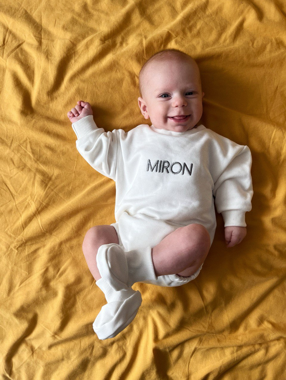 Боди oversized + пинетки c индивидуальной вышивкой цвет молоко - фотография товара