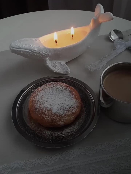 Свеча "Кит" с ароматом Чёрное море