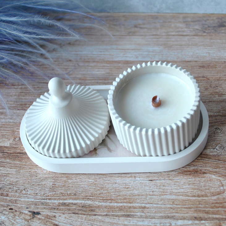 Свеча ароматическая "Белый пион и шкатулка"