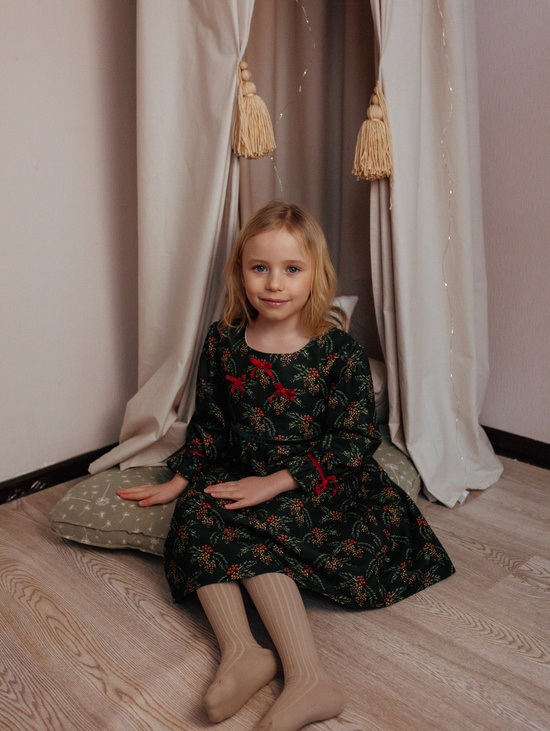 Платье для девочки "Еловые шишки"
