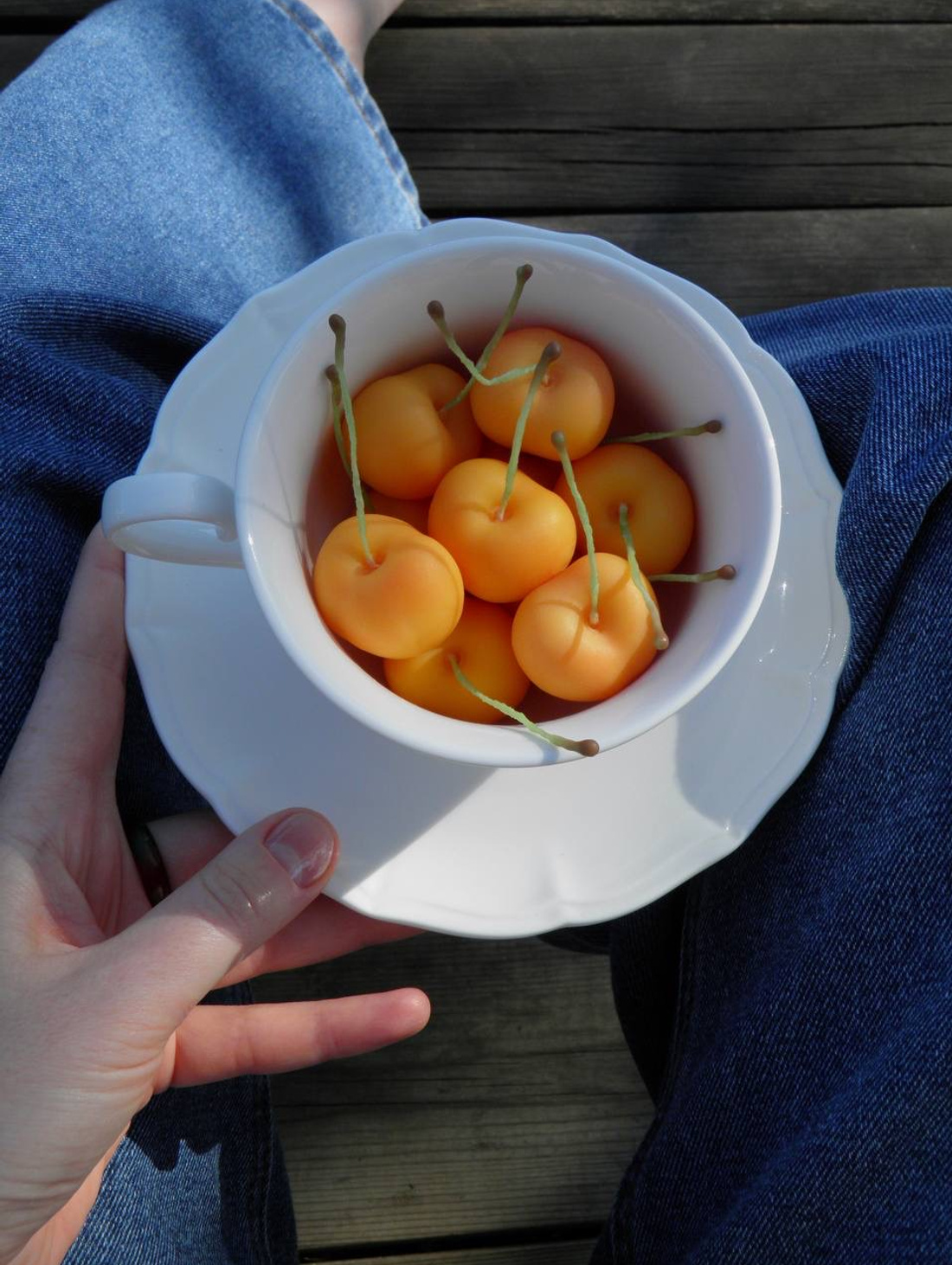 Интерьерная свеча «Жёлтая черешня» - фотография товара