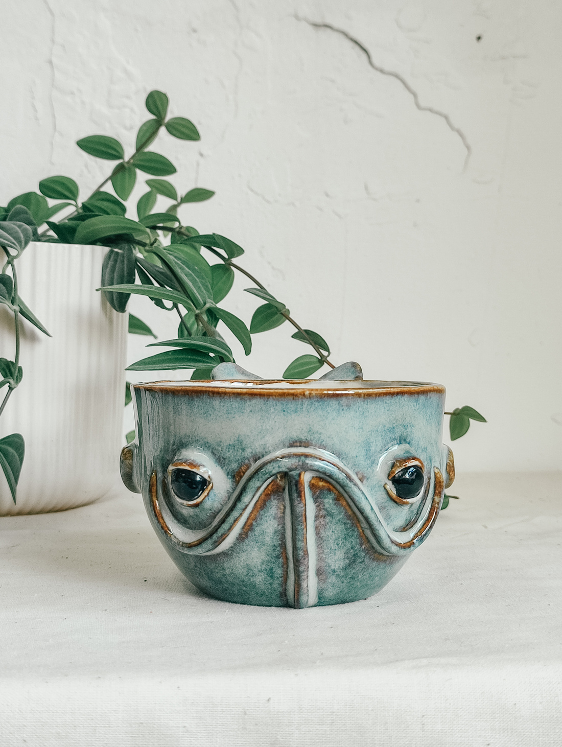 Чашка кит синяя с золотом - фотография товара