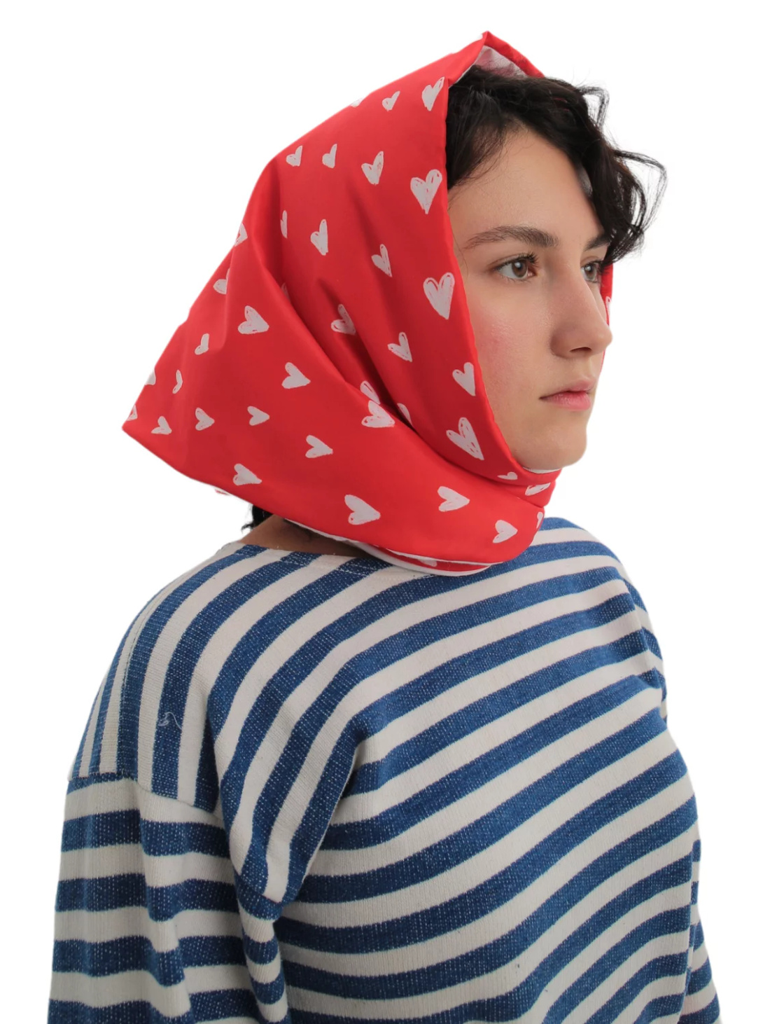 Косынка "Белые сердца на красном" - фотография товара