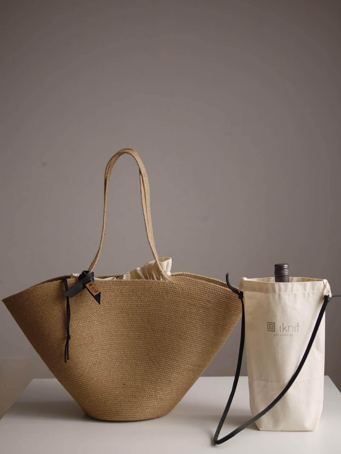 Сумка из джута с длинными ручками и сумка для бутылки - фотография товара