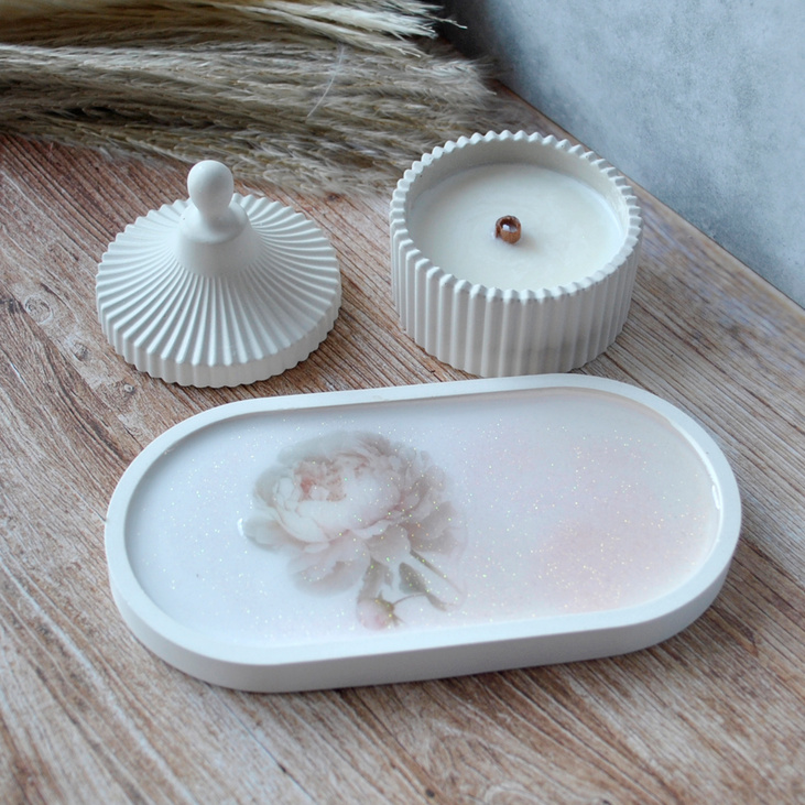 Свеча ароматическая "Белый пион и шкатулка"