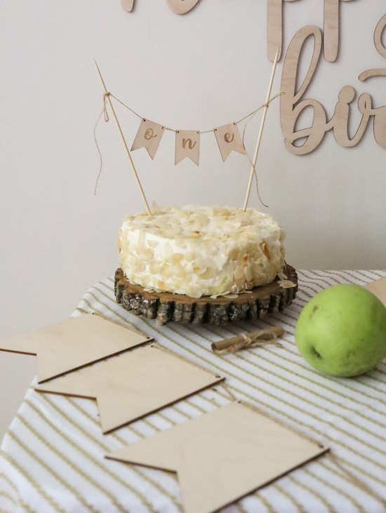 Надпись “Happy birthday”