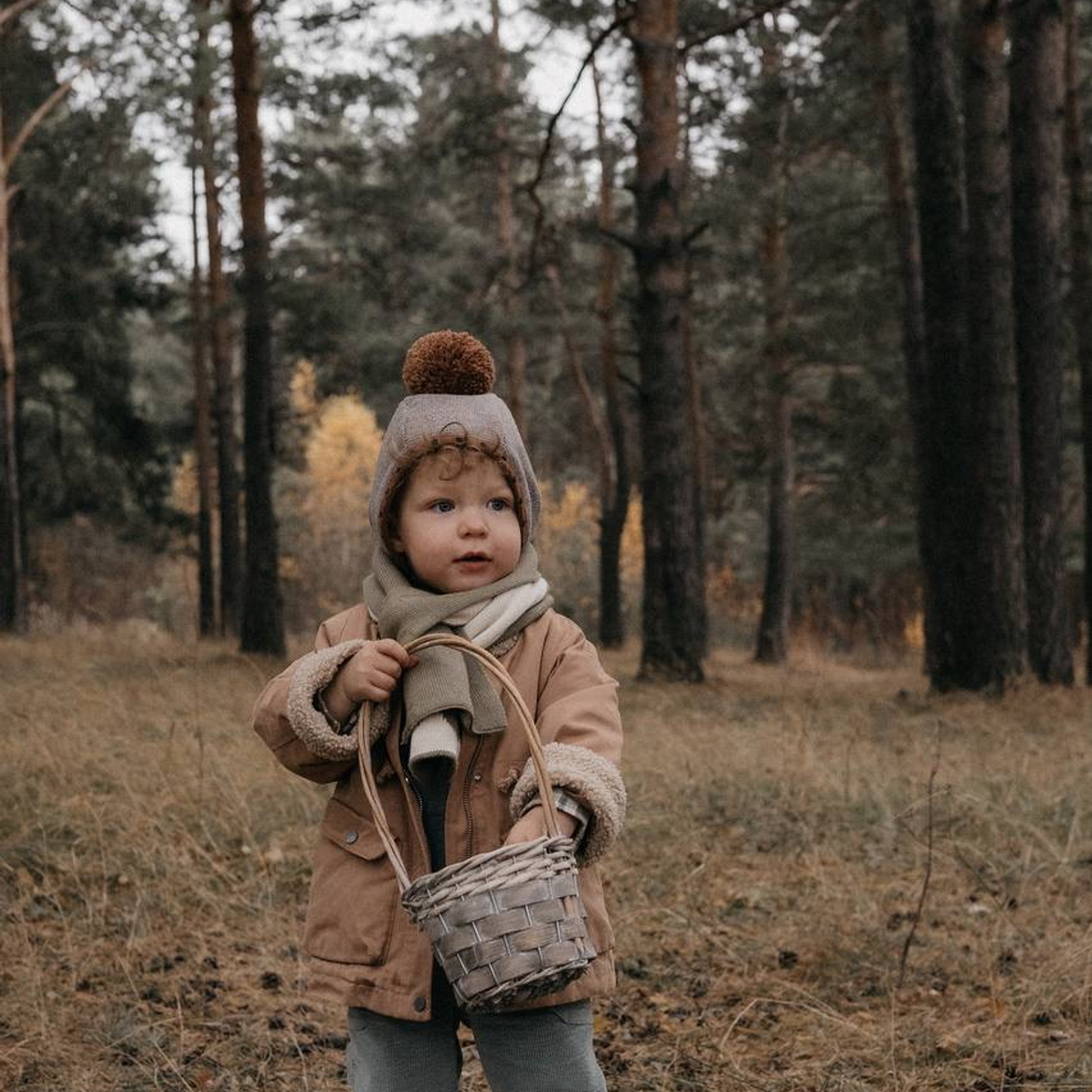 Детская шапка из плотной пальтовой ткани - фотография товара