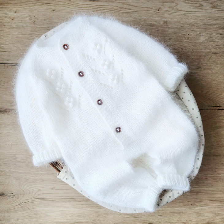 Детский вязаный комбинезон для новорожденных