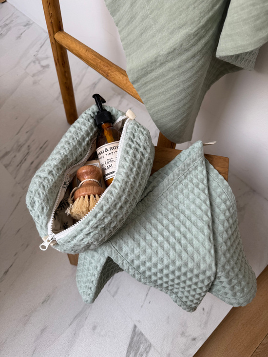 Вафельная косметичка “Pistachio”