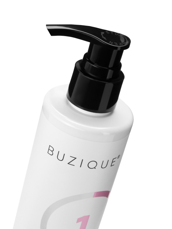 Шампунь BUZIQUE Hair Repair для кудрявых сухих и поврежденных волос с протеинами