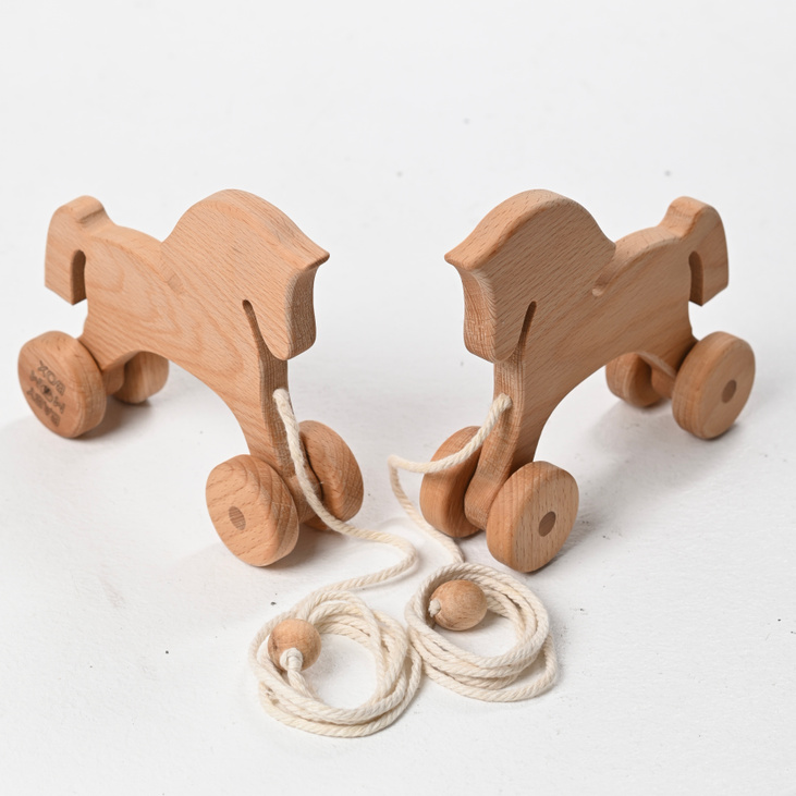 Каталка-лошадка из бука