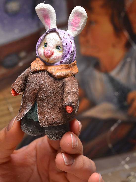 Ёлочная игрушка "Ватный зайка"
