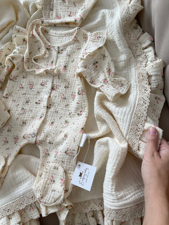 Муслиновый комплект на выписку