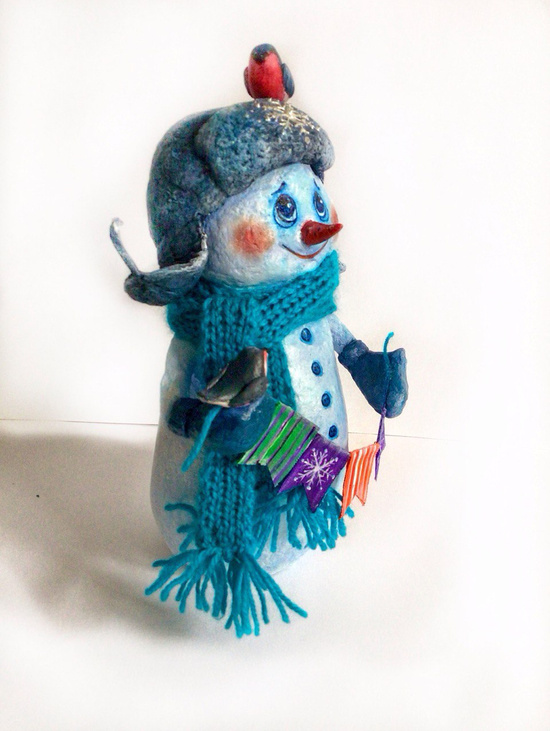 Игрушка из папье-маше "Снеговик"