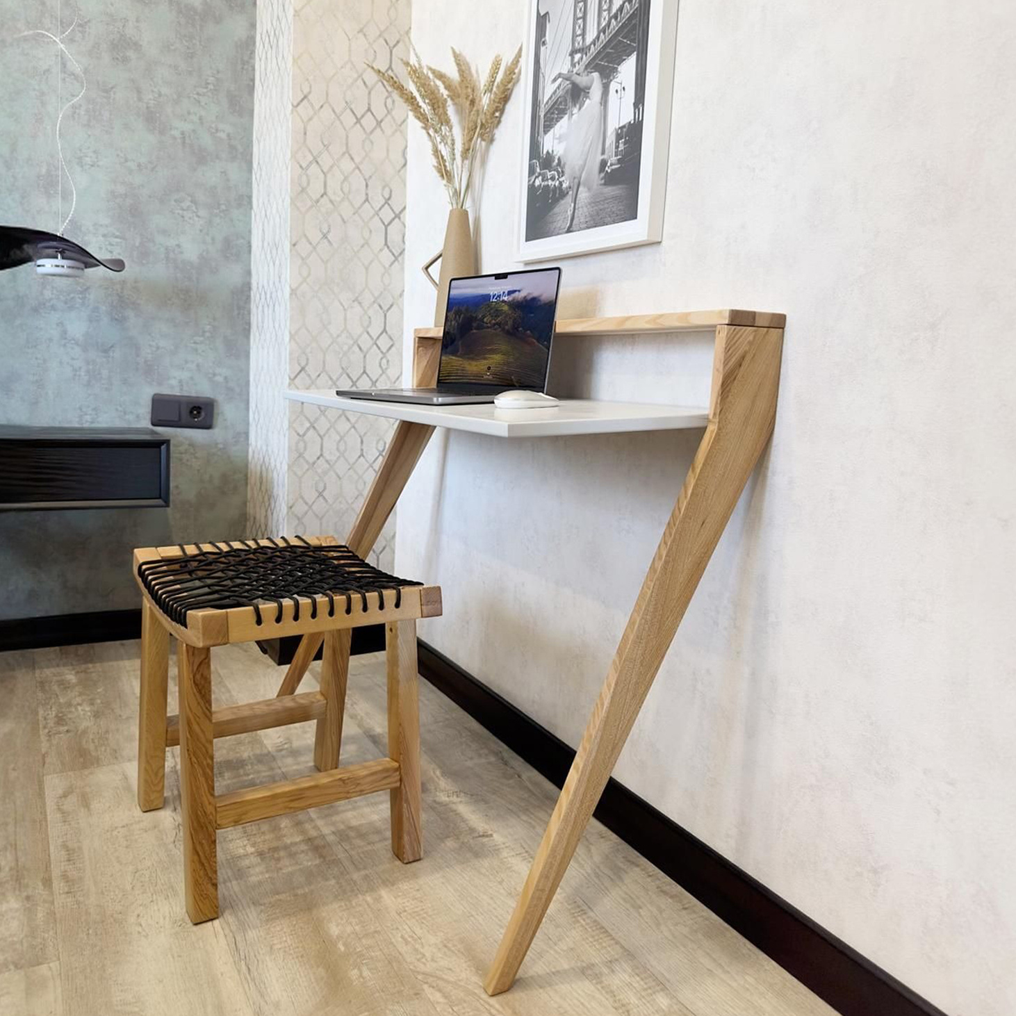 Консольный стол из карагача "Портал" в скандинавском стиле - фотография товара