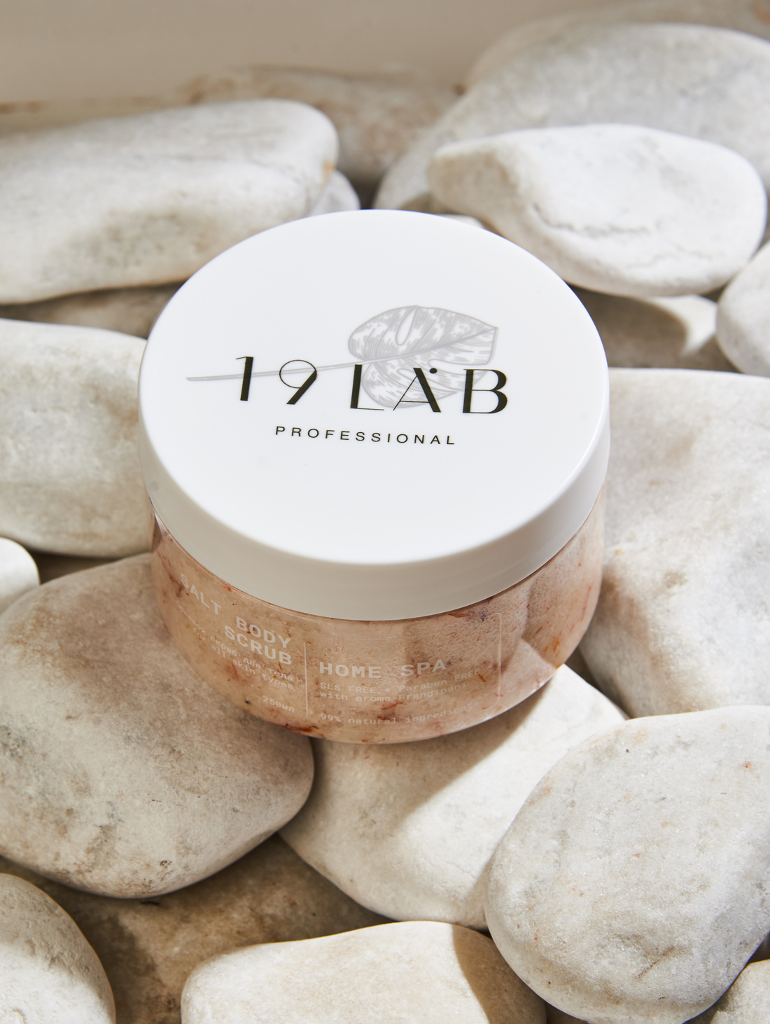 Солевой скраб для тела "Франжипани" - фотография товара