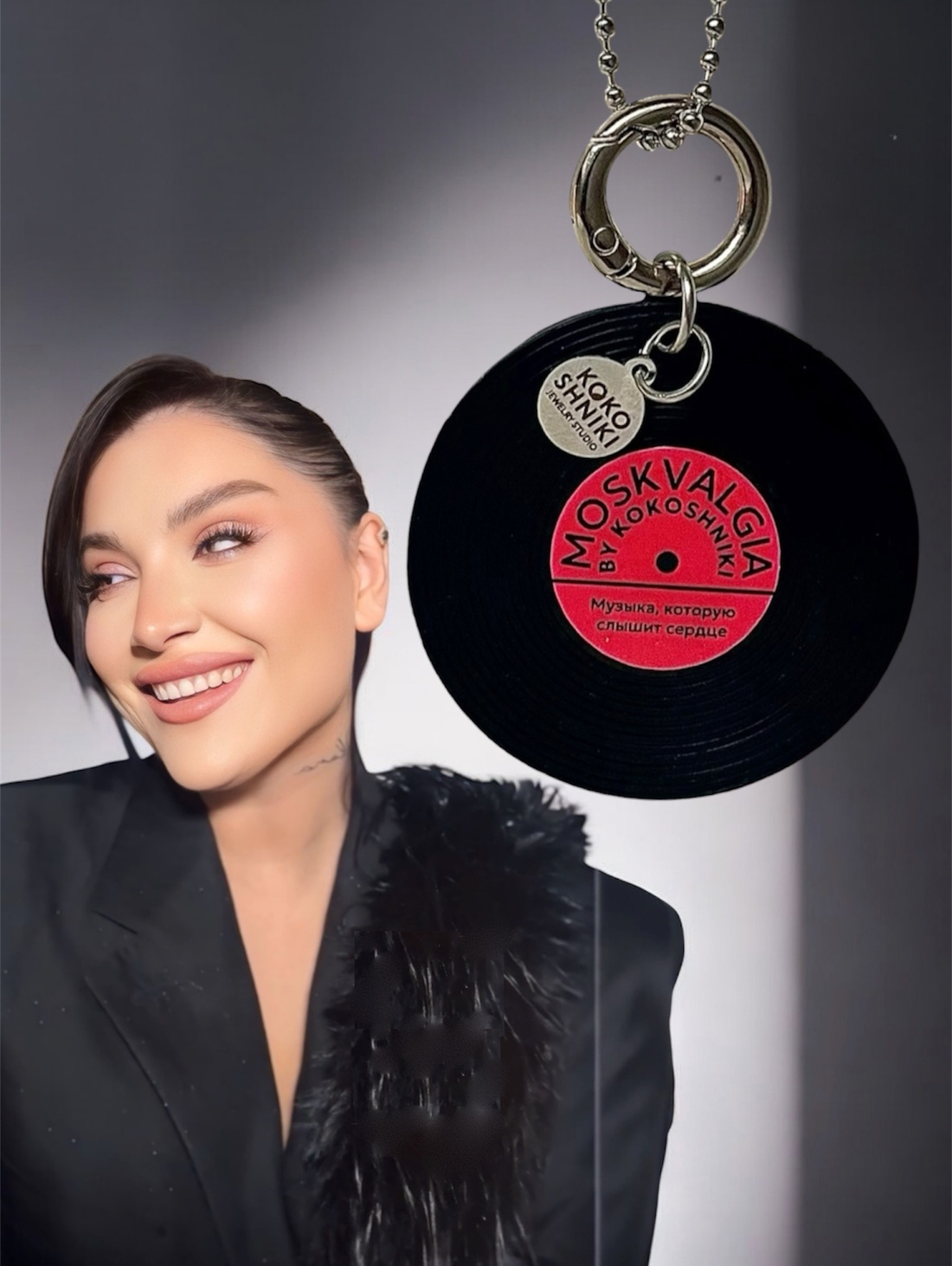 Колье «Виниловая пластинка» на цепочке кулон - фотография товара