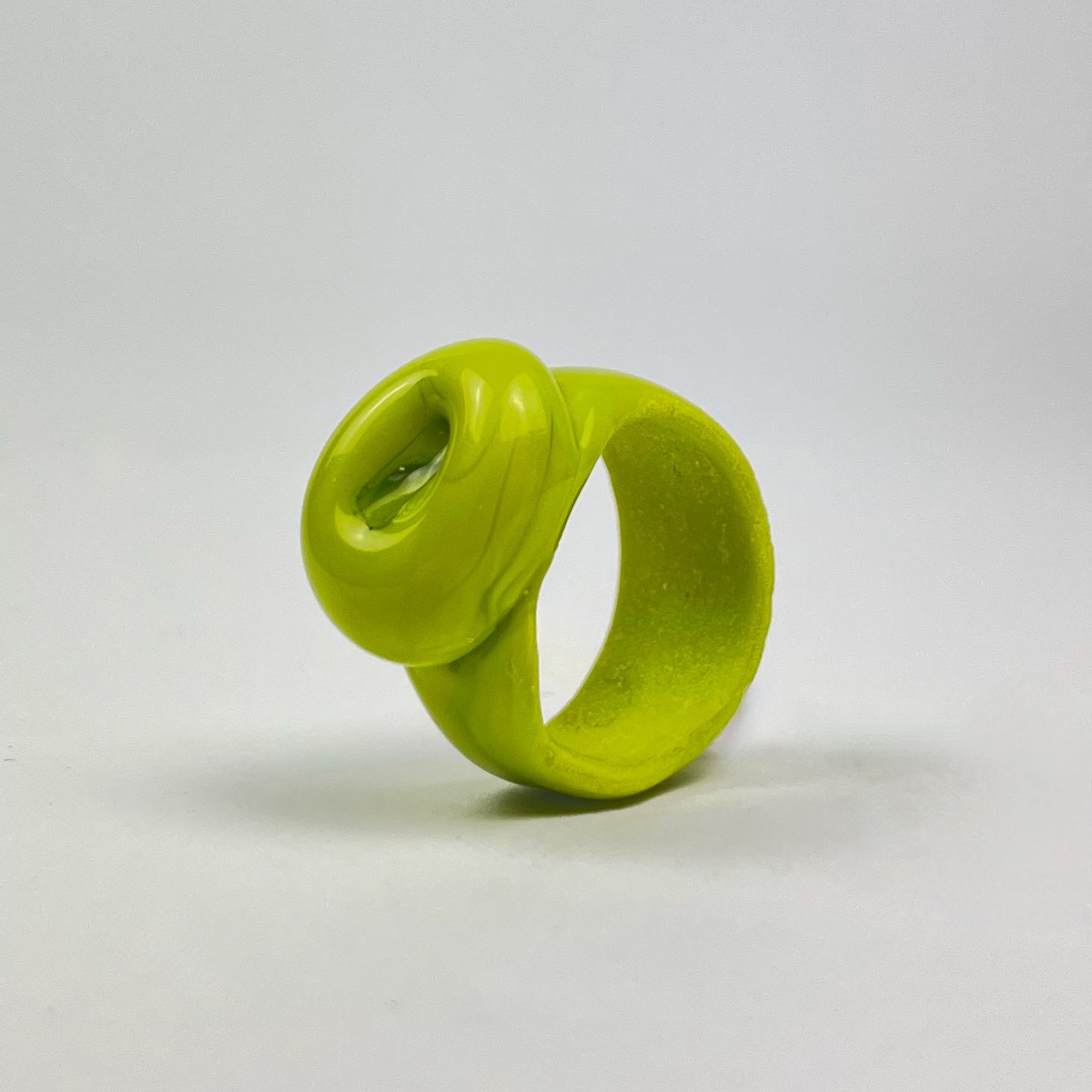 Кольцо стеклянное STKLO Mono Brat Green - фотография товара