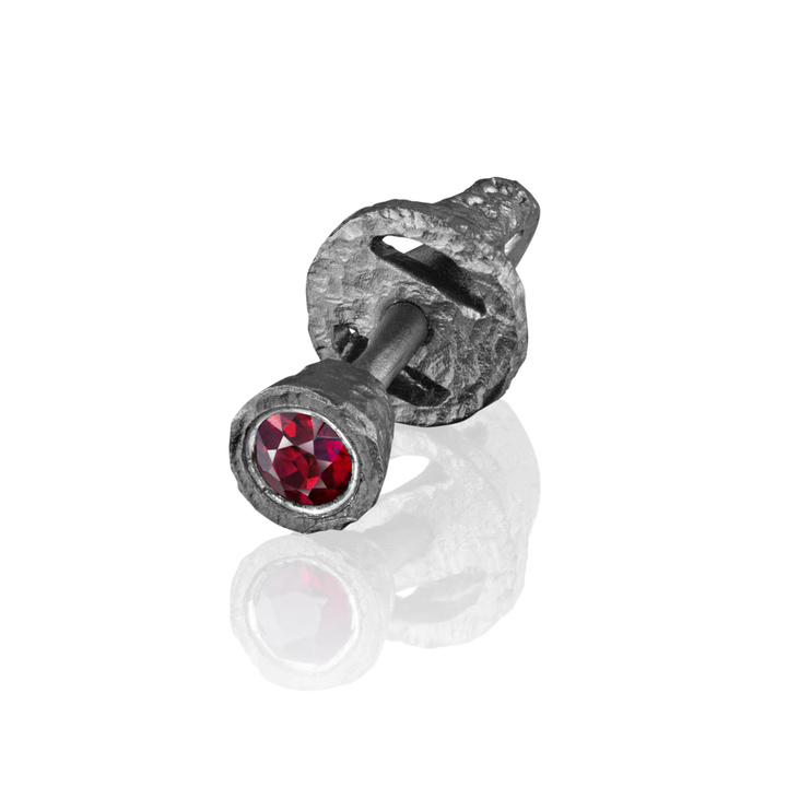 Серебряная пусета с рубином ARTEFACT RUBY