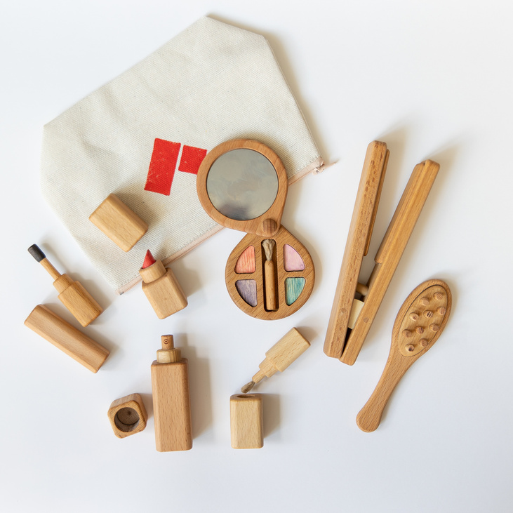 Игровой деревянный набор косметики