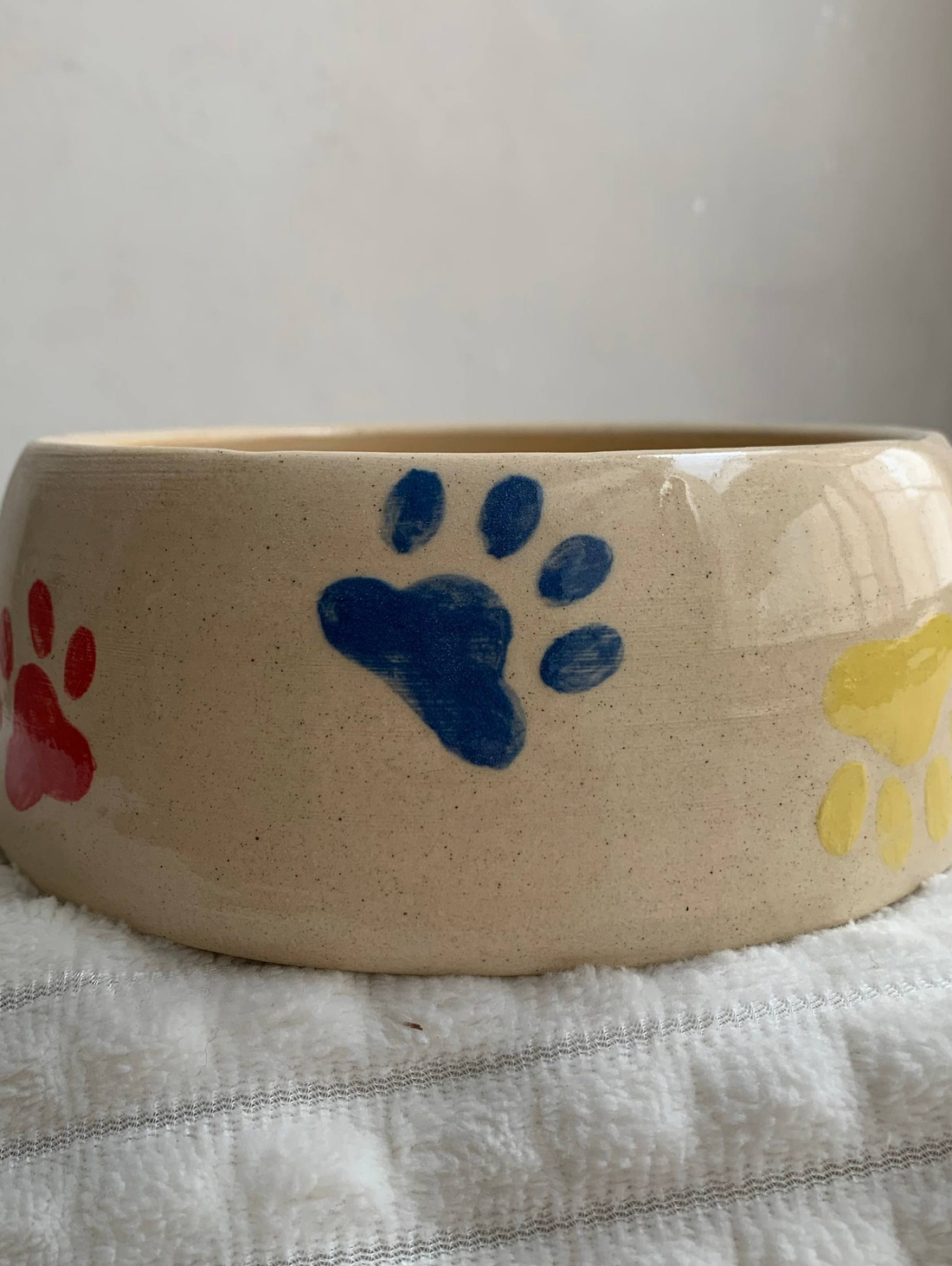 Миска / глубокая тарелка "Цветные лапки" - фотография товара