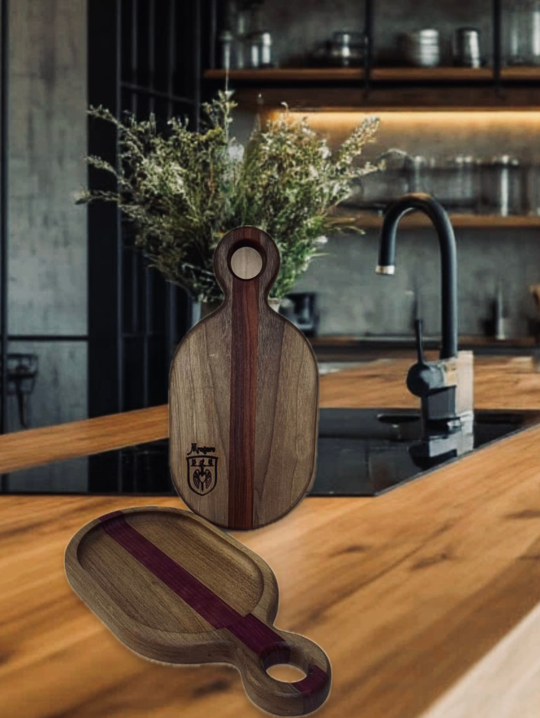 Доска из амаранта и ореха для подачи и сервировки - фотография товара