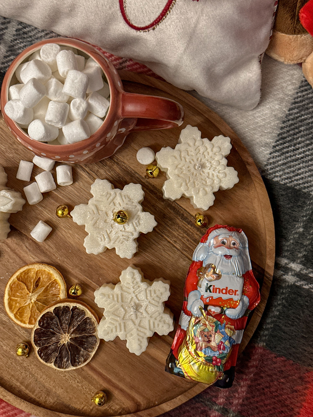 Свеча Снежинка - фотография товара