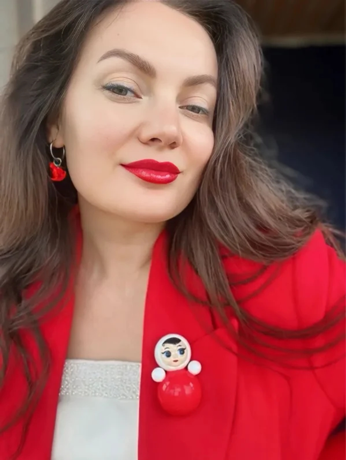 Брошь «Неваляшка-матрёшка с лицом» - фотография товара