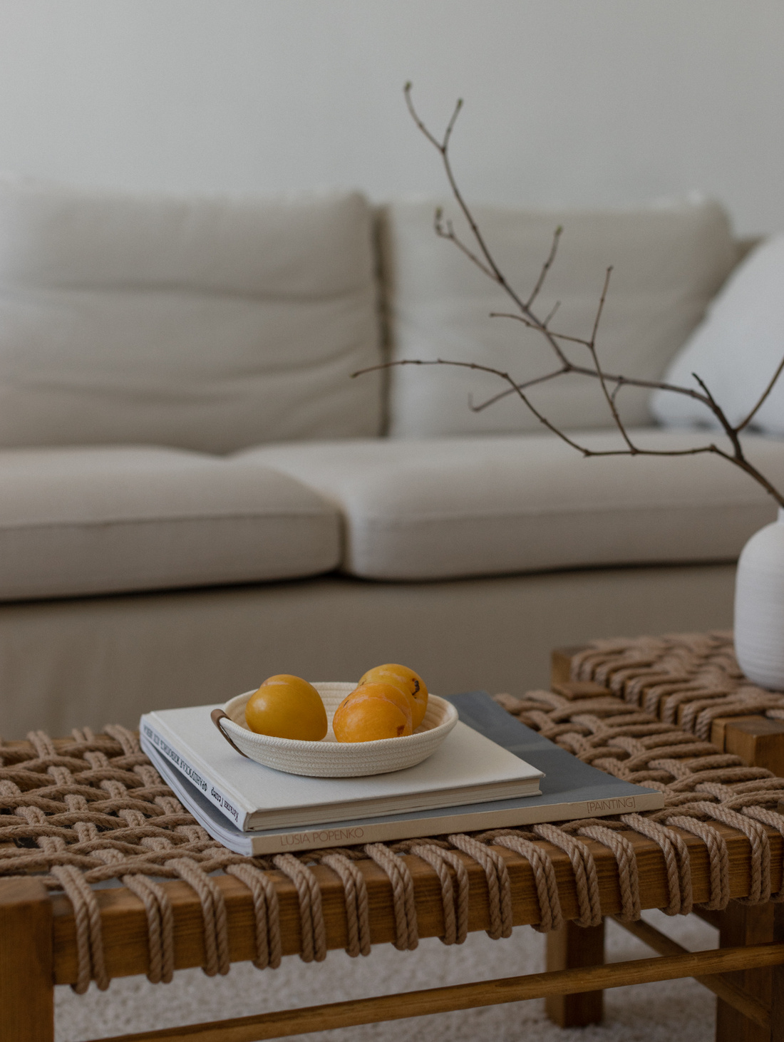 Корзина круглая из хлопкового шнура сливочного цвета - фотография товара