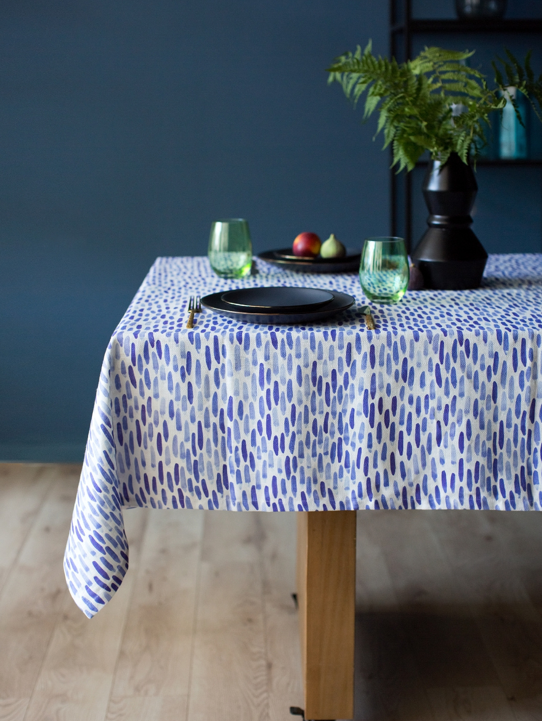 Скатерть "Штрихи синие" - фотография товара