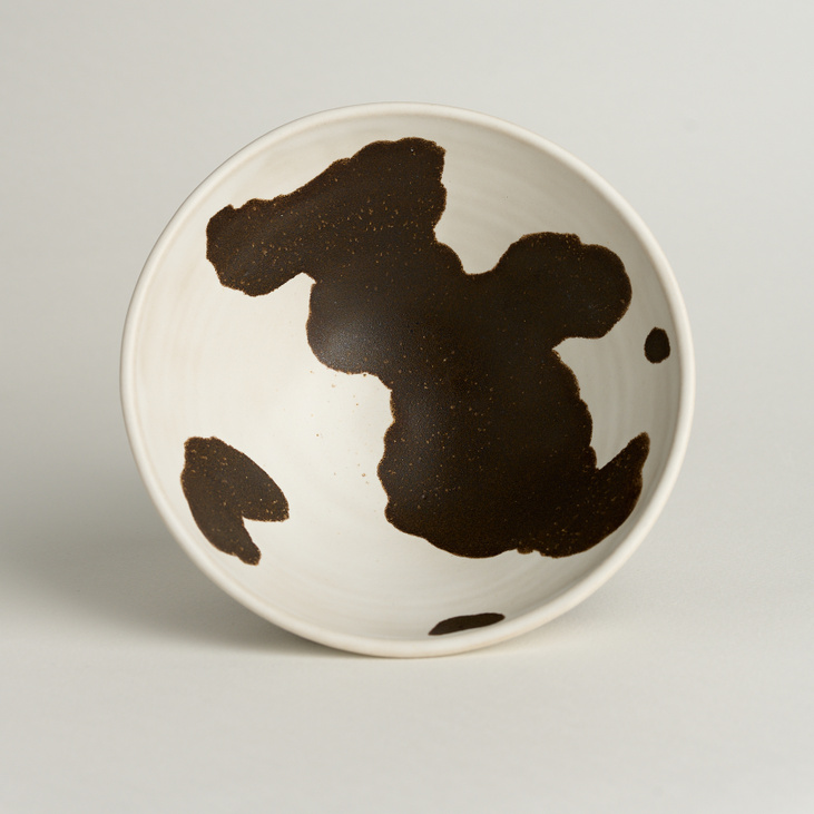 Миска маленькая "Коровка темная"