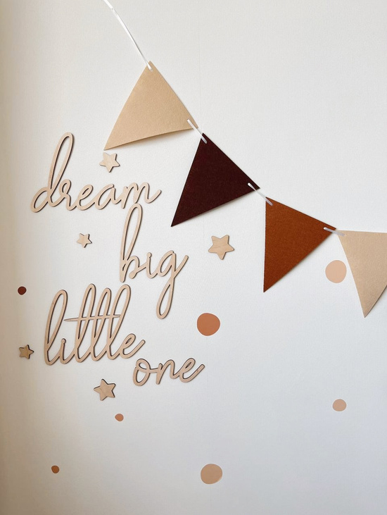 Настенная надпись из дерева “dream big little one”