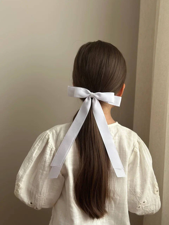 Бант белый классический на заколке