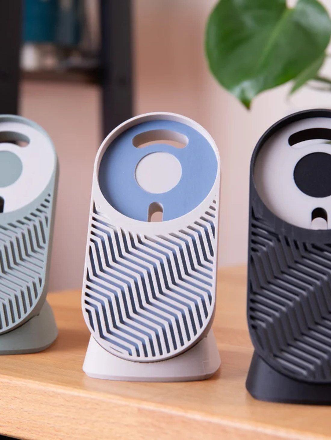 Держатель для беспроводной зарядки MagSafe Charger Stand V2 - фотография товара