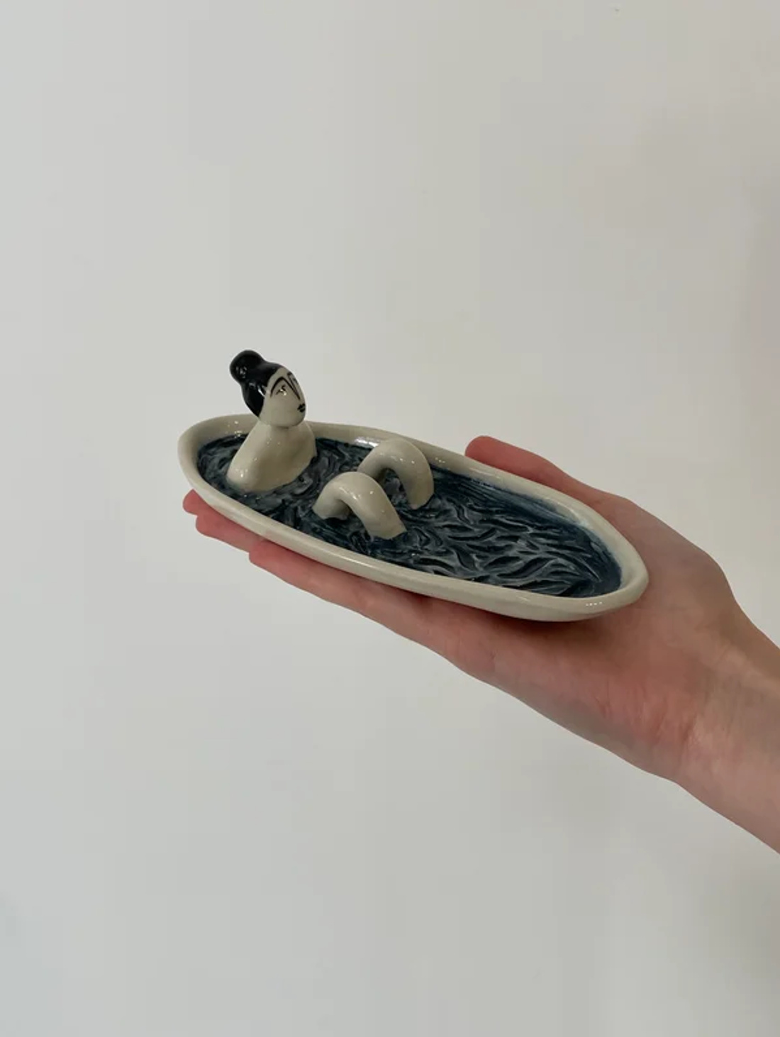 Подставка для благовоний «Дама в ванной» - фотография товара