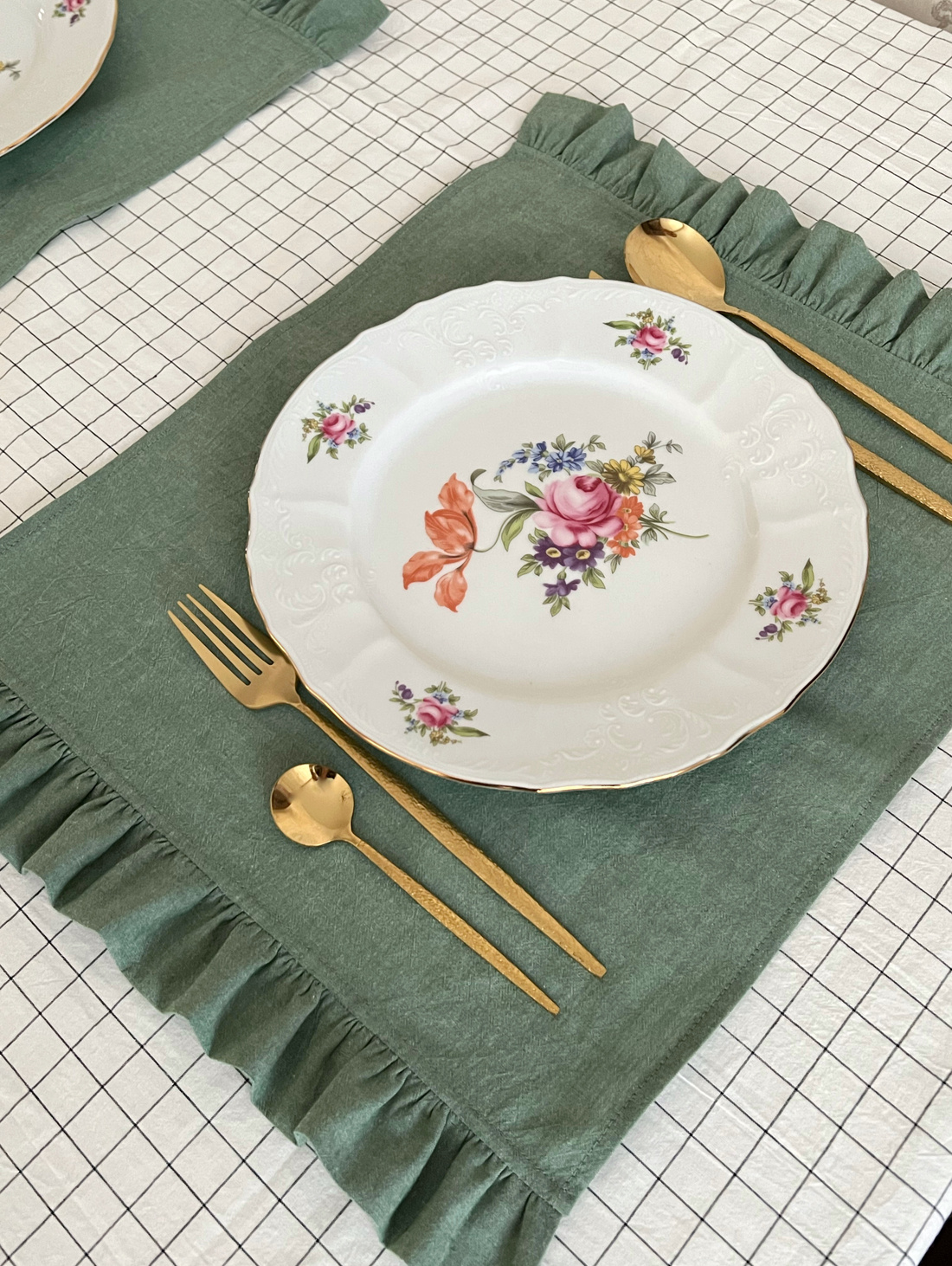 Сервировочные салфетки с оборками - фотография товара