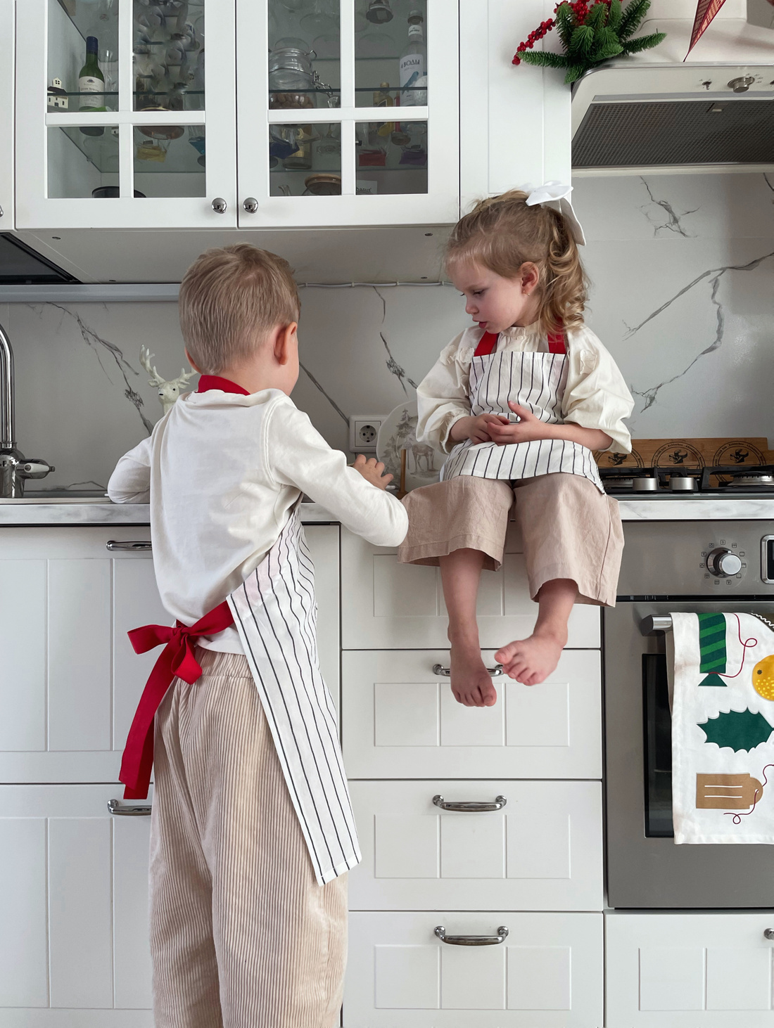 Кухонные фартуки для всей семьи - фотография товара