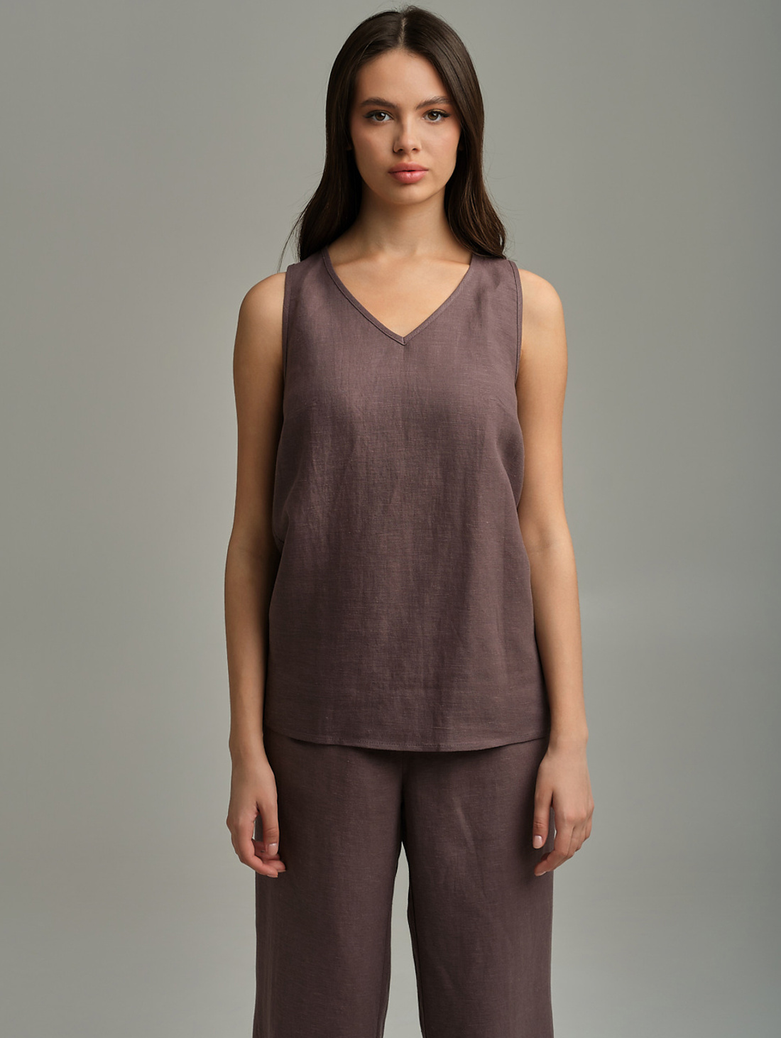 Топ изо льна на широких бретелях шоколадный - фотография товара