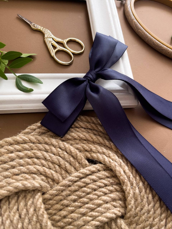 Бант бсиний классический на заколке