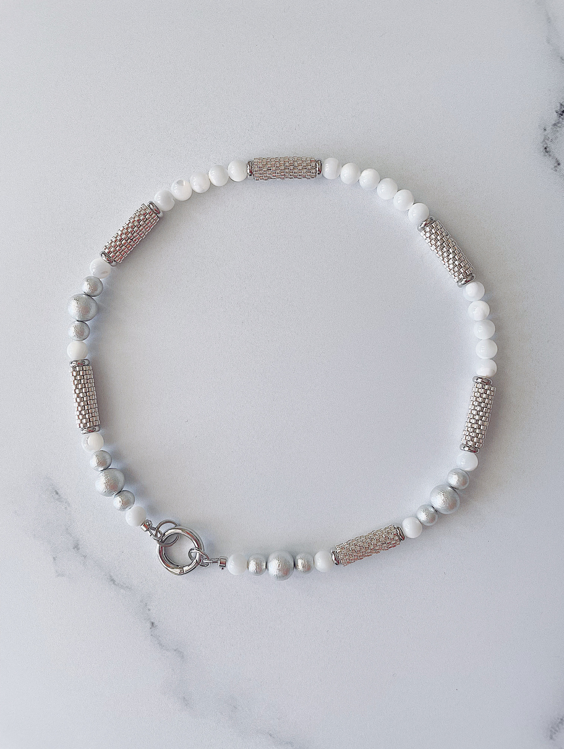 Чокер из перламутра и бисера «Млечный путь» - фотография товара