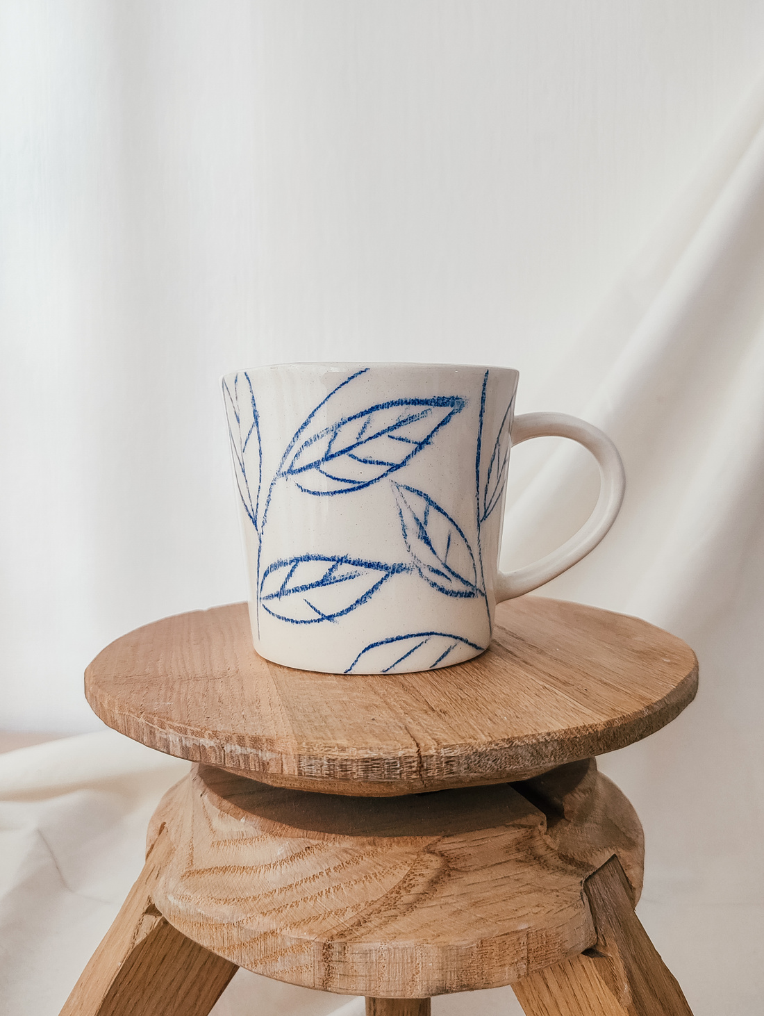 Кружка "Листья" карандаш - фотография товара