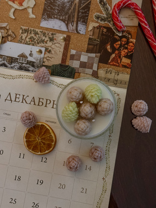 Свеча в стакане с декором