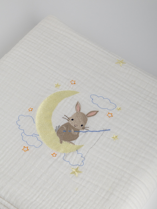 Плед «Лунная рыбалка с зайчонком» Молочный 105×105см