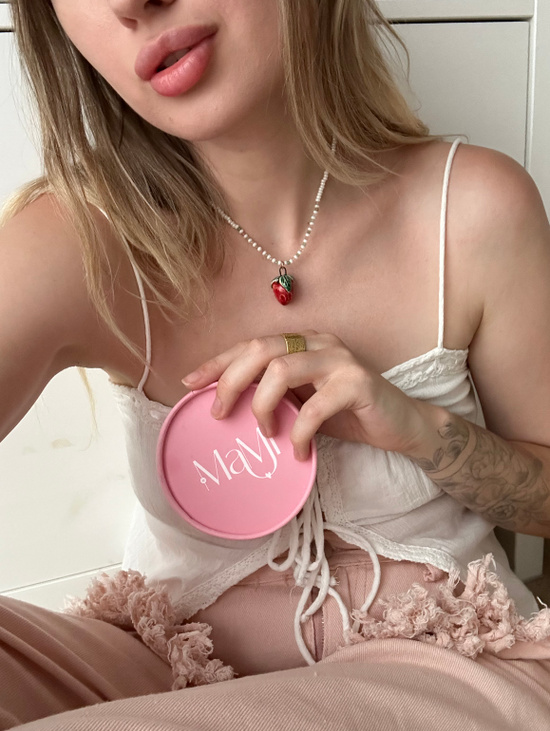 Колье «Клубничка» с керамической подвеской