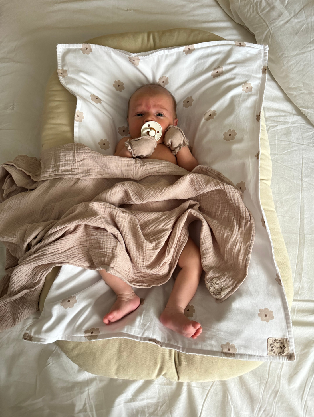 Непромокаемая пеленка "Цветочки Bo" - фотография товара